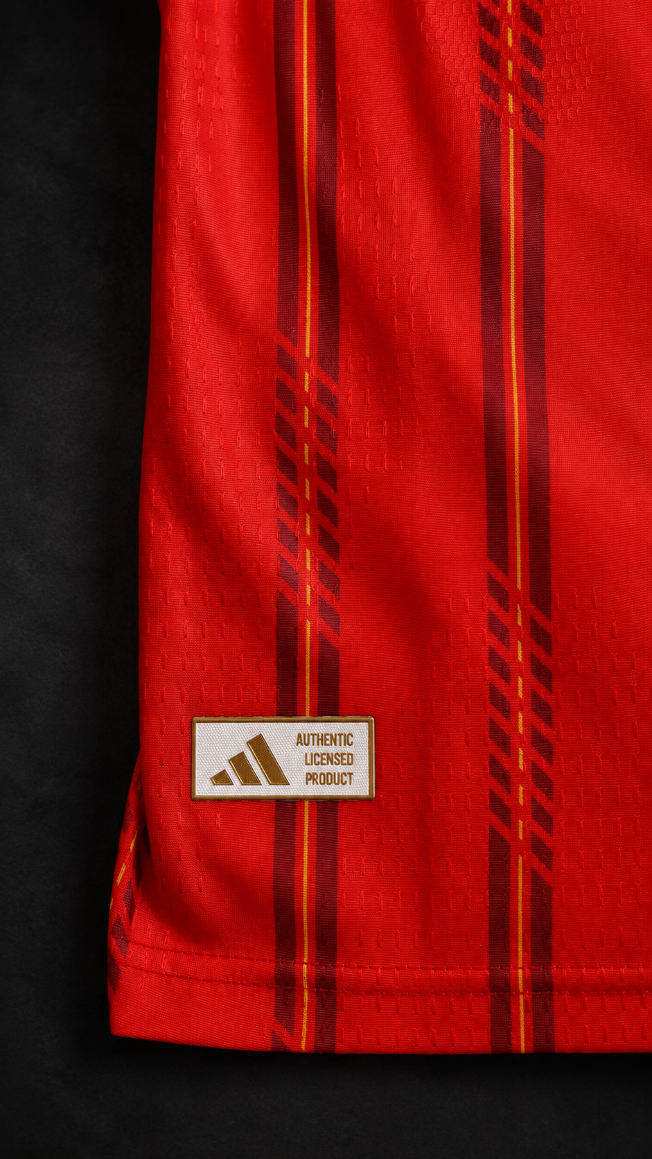 Etiqueta Authentic Licensed Product de la camiseta roja